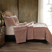Stella velvet quilt in dusty rose