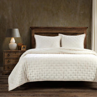 Stella velvet quilt