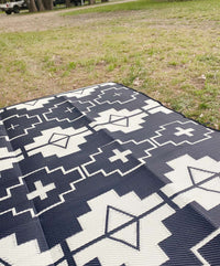 outdoor western rugs - black and ivory