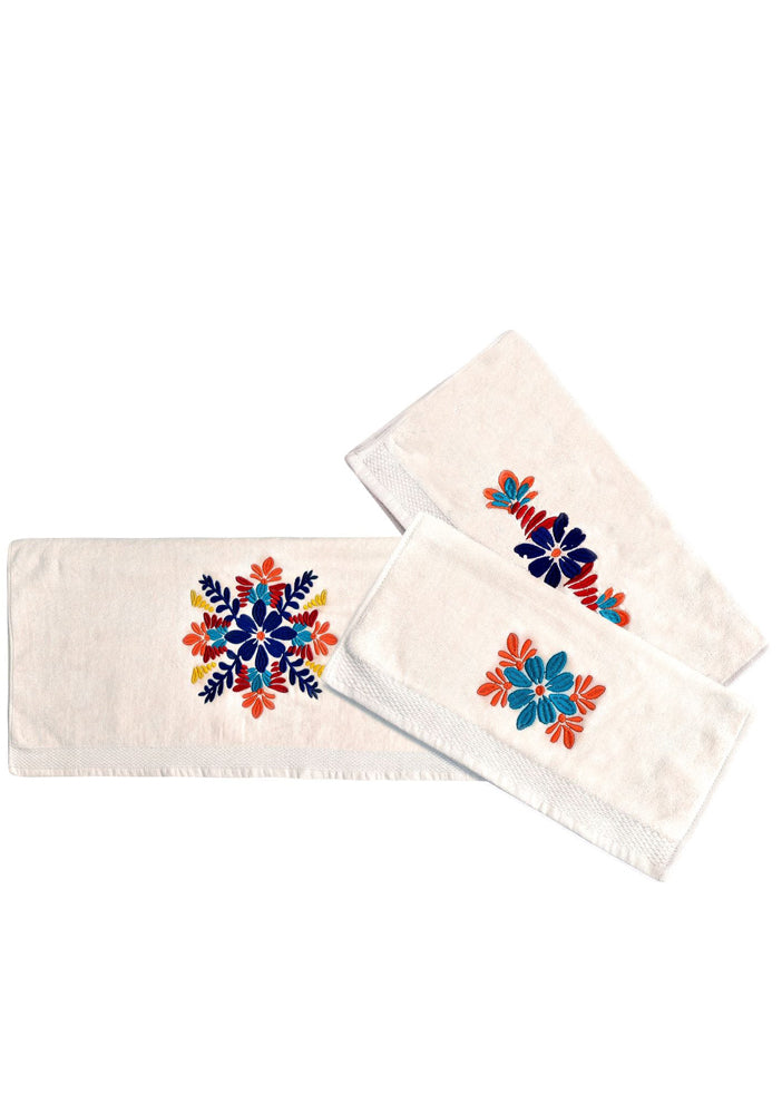 TOWELS Embroidered Bath towels - set 2pc – CristinaArts&Embroidery